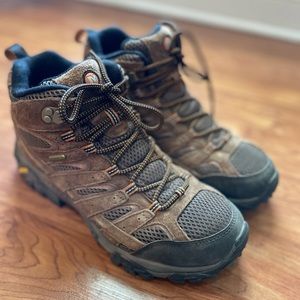 Men’s Moab 2 Hiking Boots Sz 9